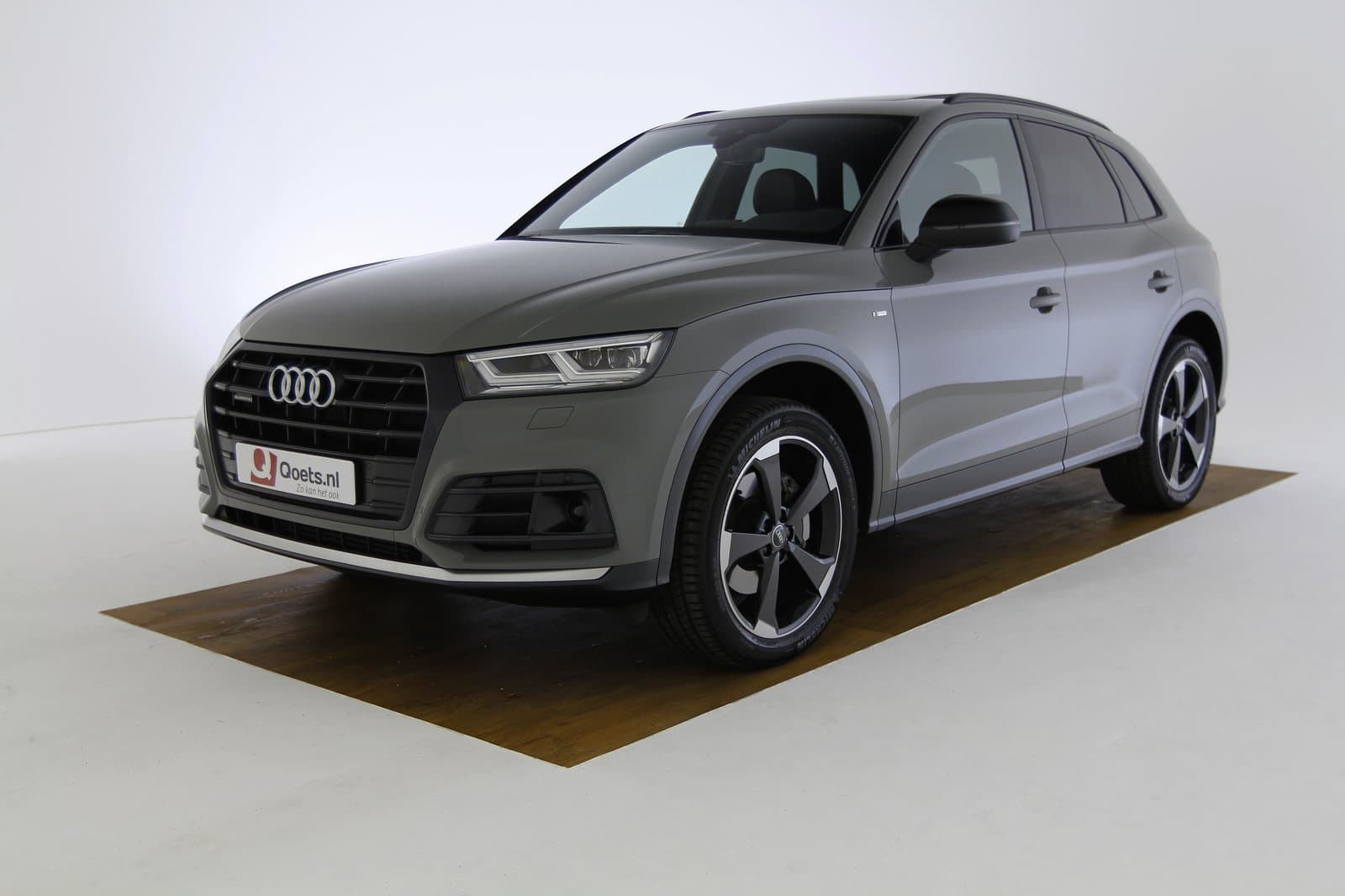 Audi - Q5 2.0 TFSI quattro - 2041478 - Exterieur - Teaser (1).JPG