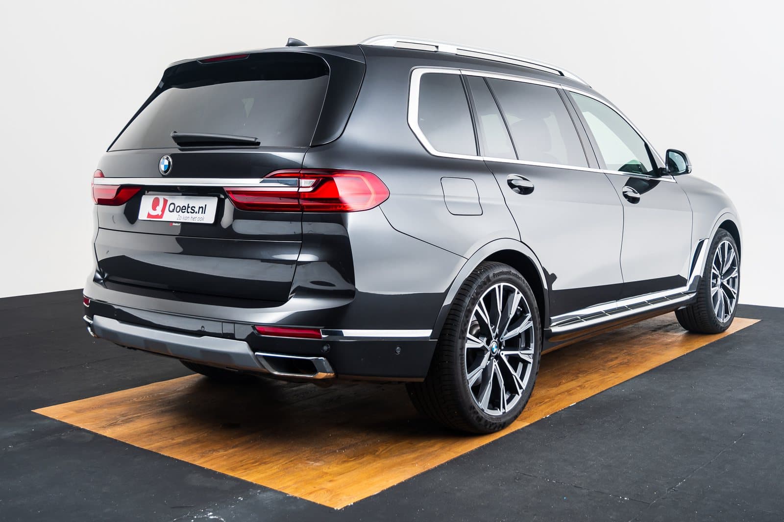 BMW - X7 xDrive40i - 9C04799 - Teaser --63.jpg