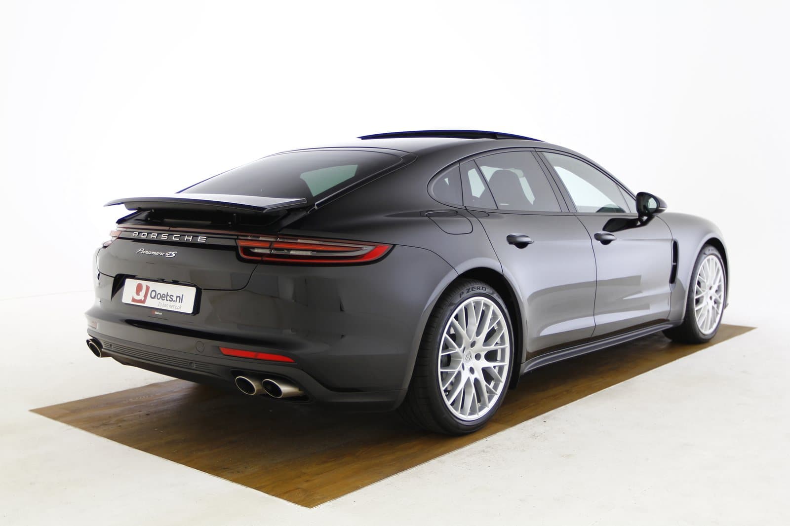 Porsche - Panamera 4S - L121396 - Exterieur - Teaser (15).JPG