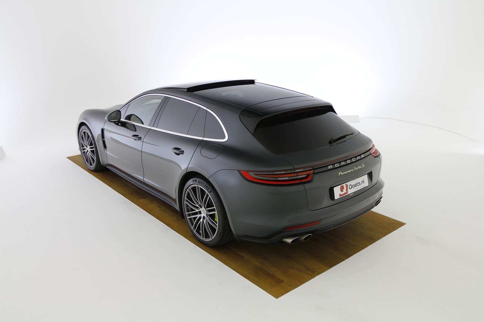 Porsche - Panamera Turbo S E-Hybrid Sport Turismo - L198741 - Teaser - Exterieur (22).JPG